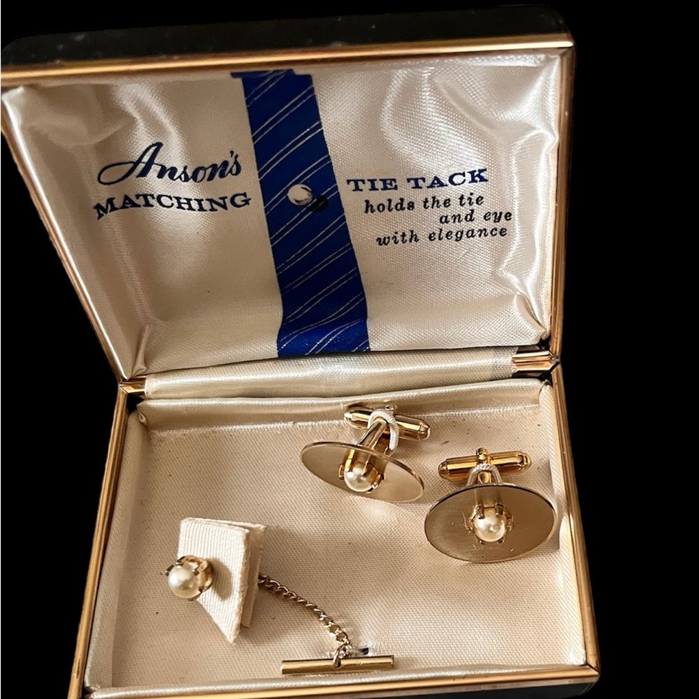 Vintage Anson’s  Matching Cuff
Links & Tie Clasp .